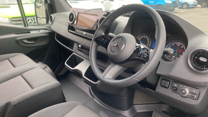 Mercedes-Benz Sprinter E314 L3 Electric Rwd 100kW 81kWh Pro Van Auto - Image 19